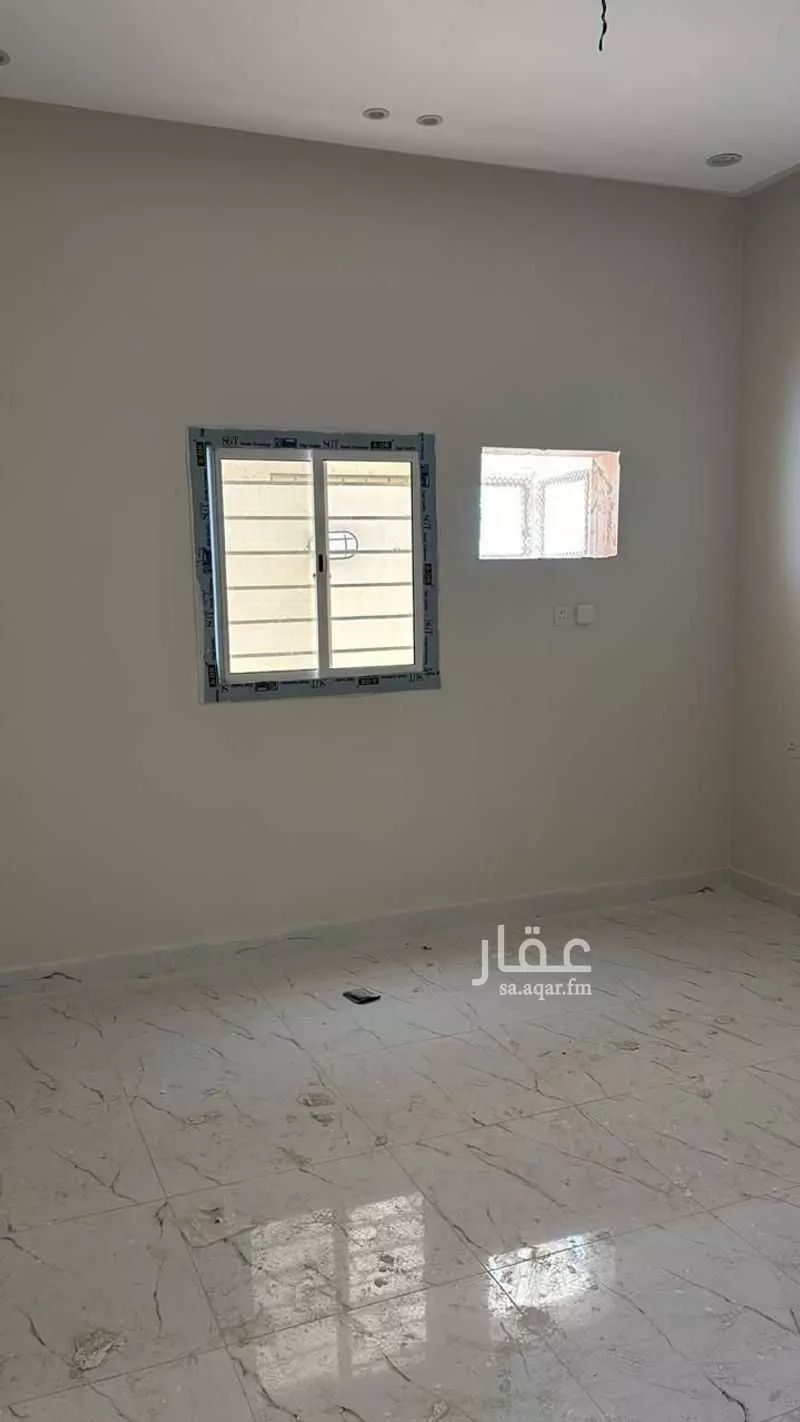 عمارة 620 م² في القرينة 12