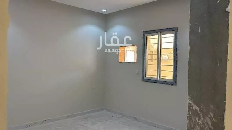 عمارة 620 م² في القرينة 21