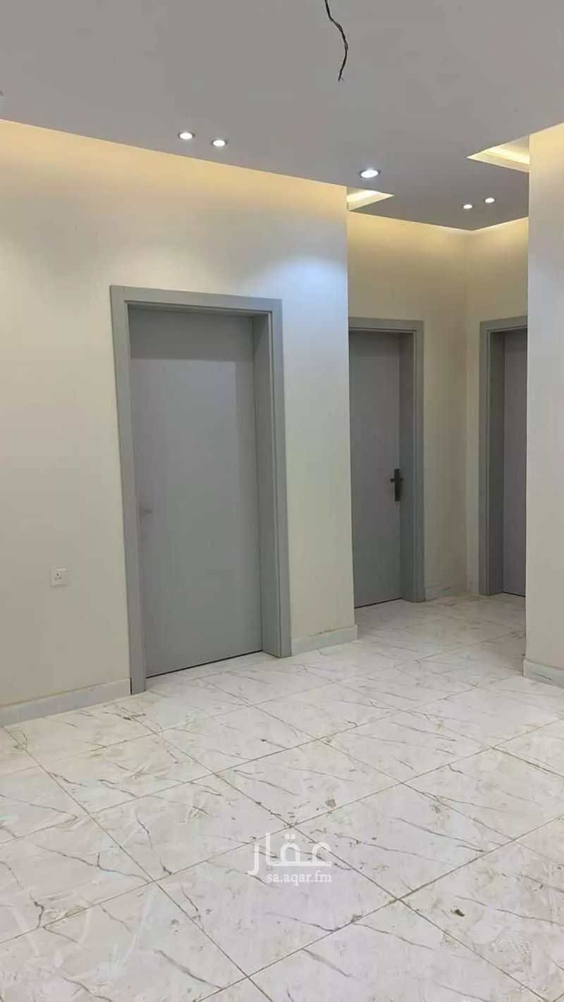عمارة 620 م² في القرينة 30