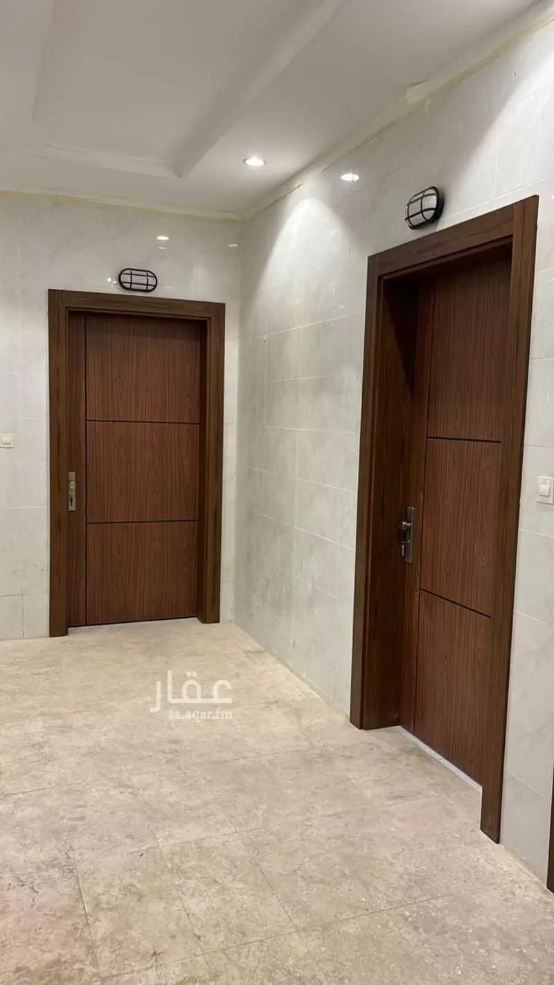 عمارة 620 م² في القرينة 32