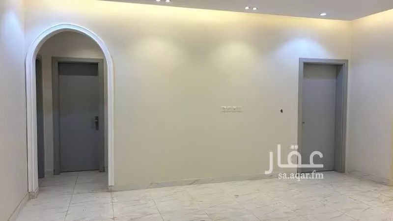 عمارة 620 م² في القرينة 34