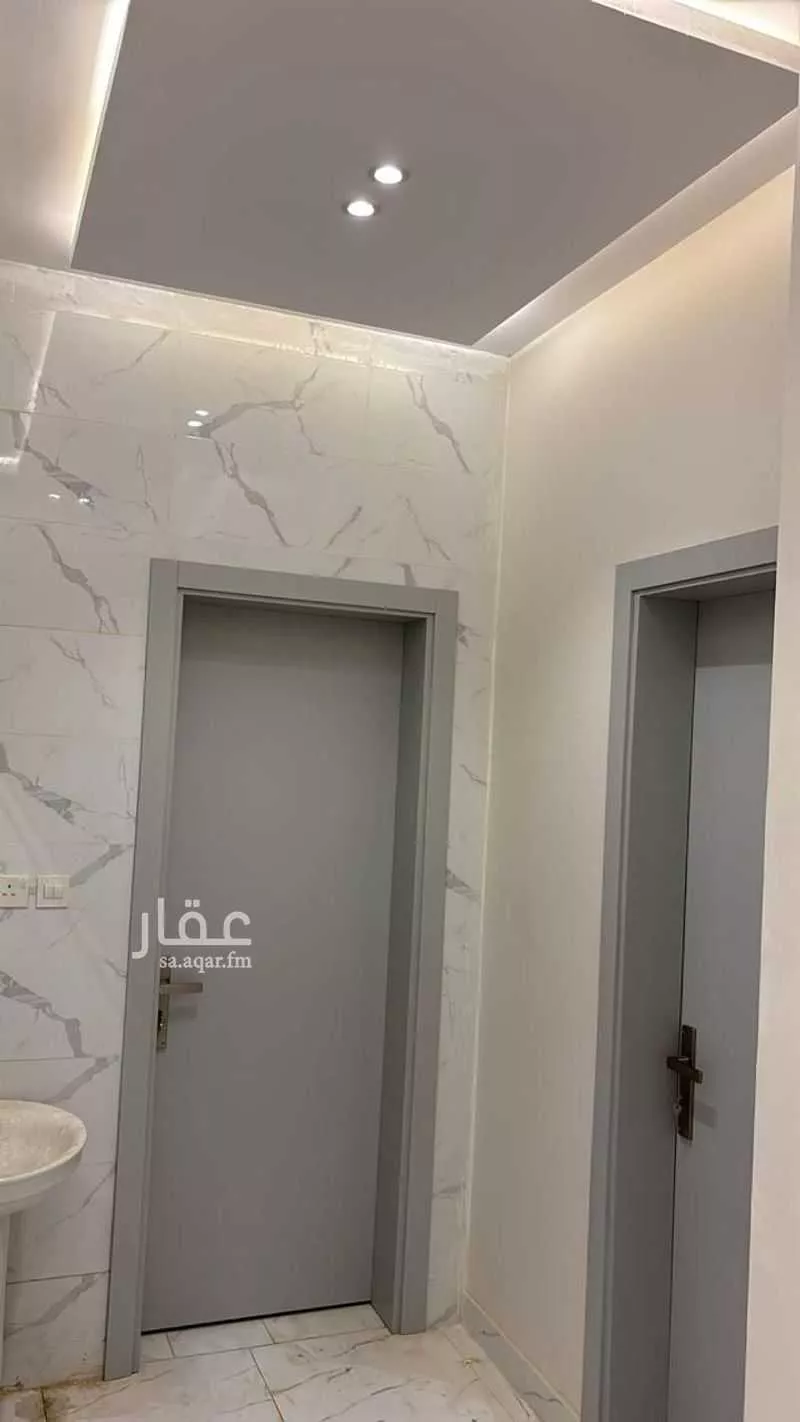 عمارة 620 م² في القرينة 35