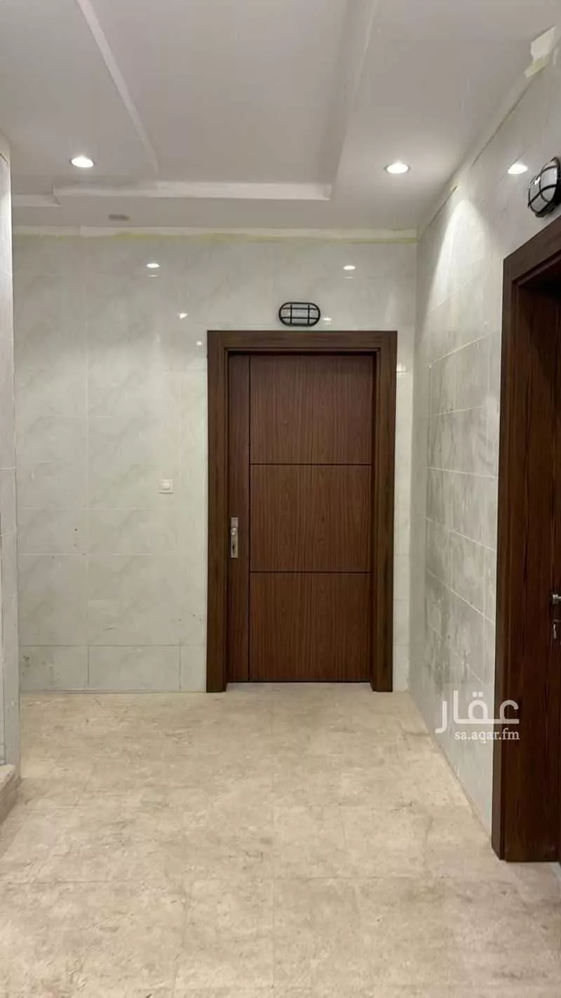 عمارة 620 م² في القرينة 37