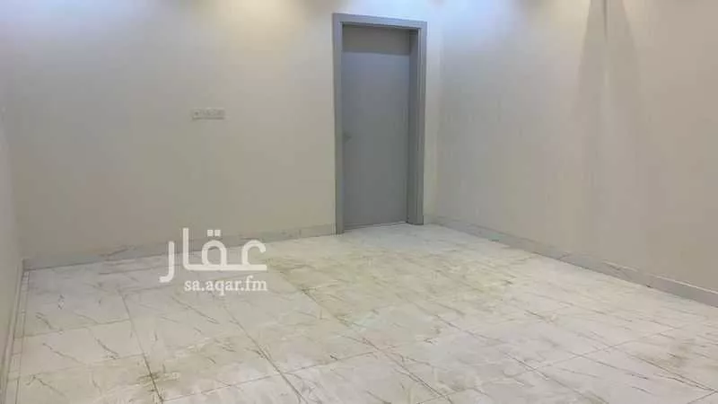 عمارة 620 م² في القرينة 38
