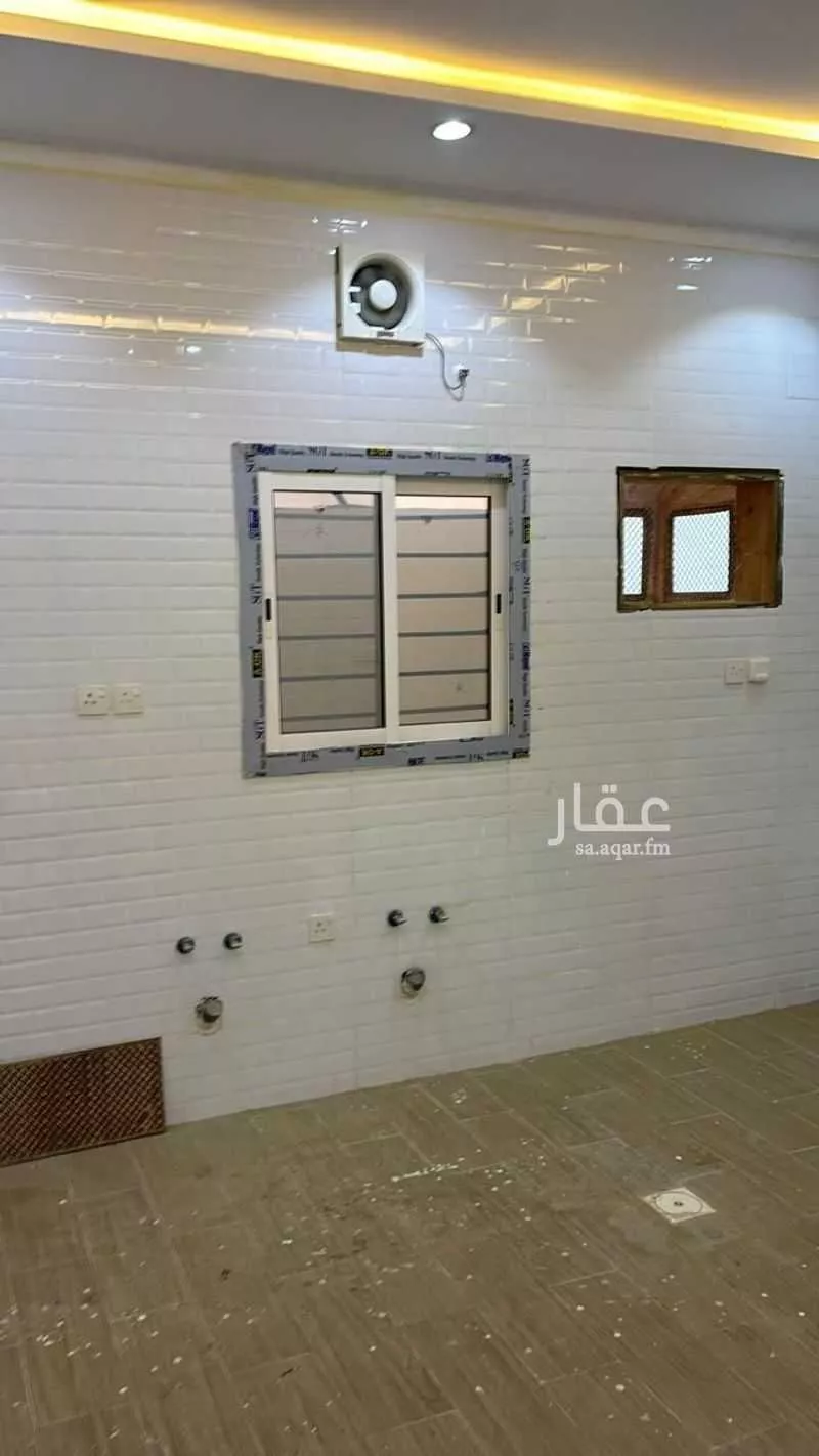 عمارة 620 م² في القرينة 40
