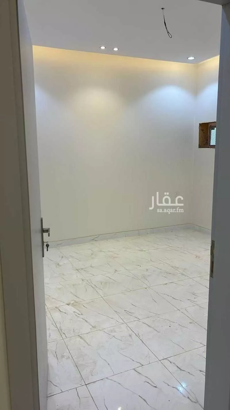 عمارة 620 م² في القرينة 45