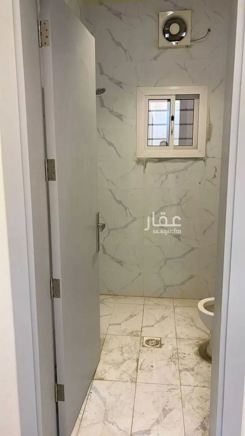 عمارة 620 م² في القرينة 46