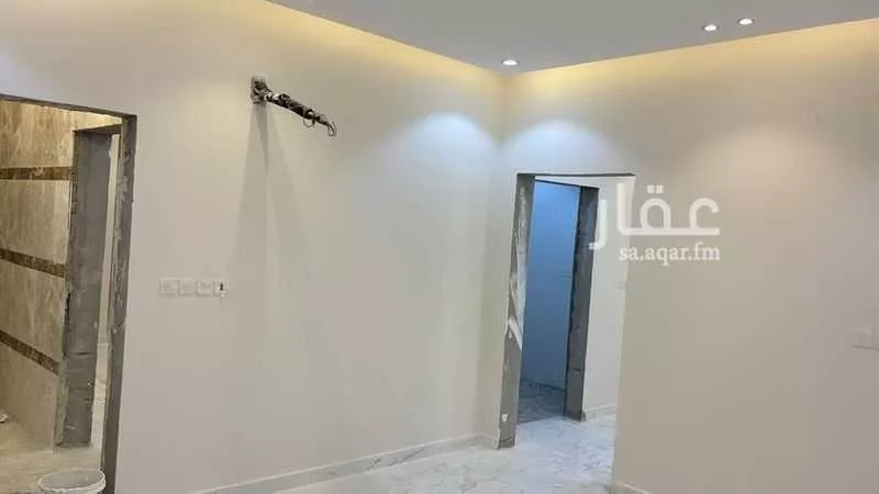 عمارة 620 م² في القرينة 7