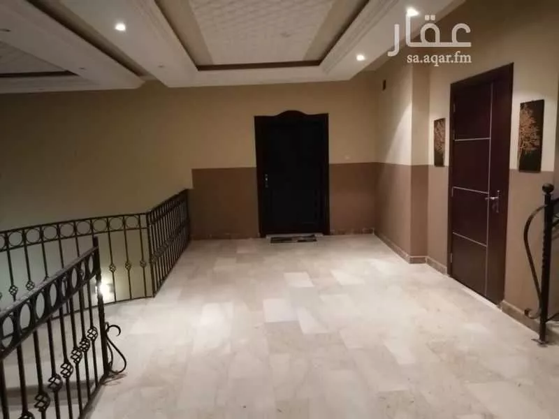 عمارة 978 م² في البساتين 5