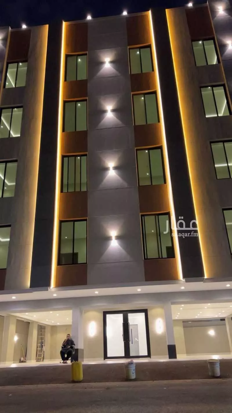 400 sqm building in Al Marwa 5