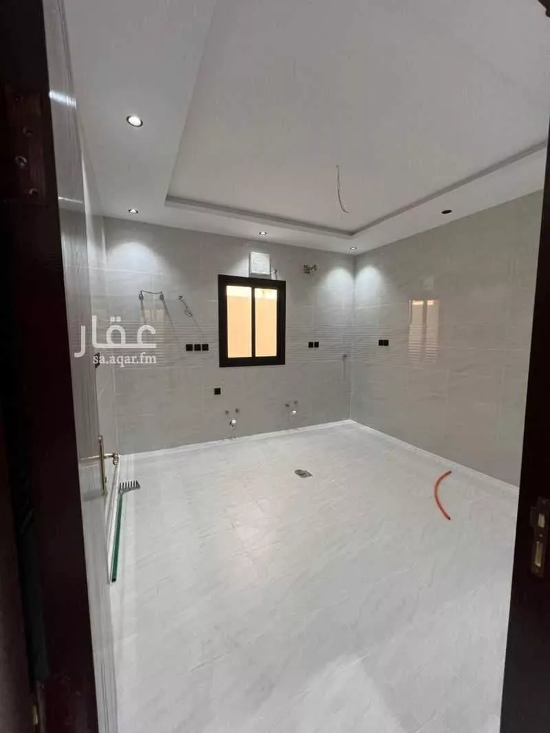 عمارة 310 م² في الفروسية 3