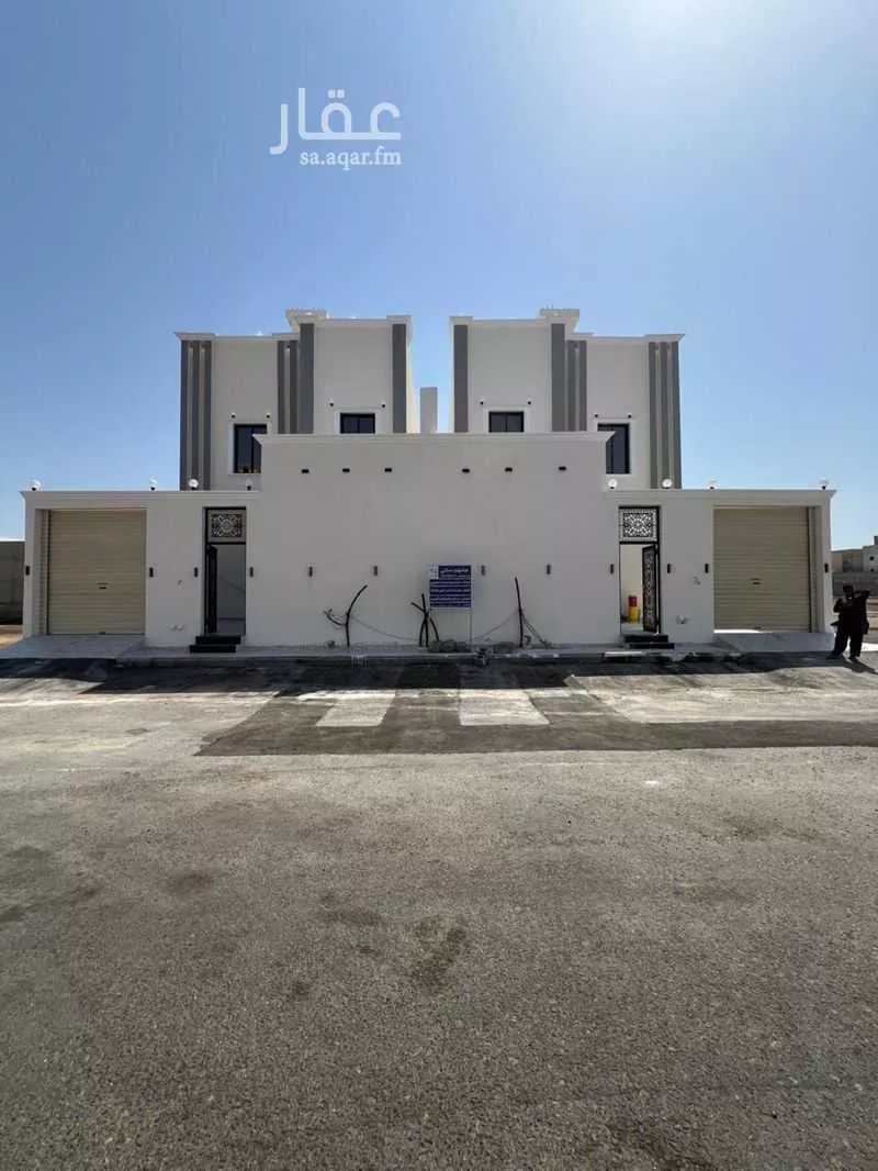 عمارة 310 م² في الفروسية 7