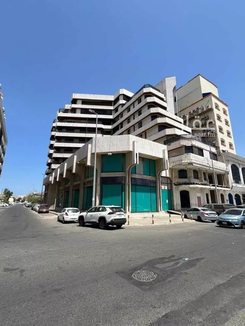 عمارة 1400 م² في الشرفية 13