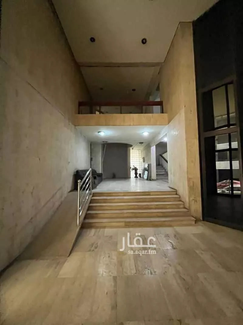 عمارة 1400 م² في الشرفية 6