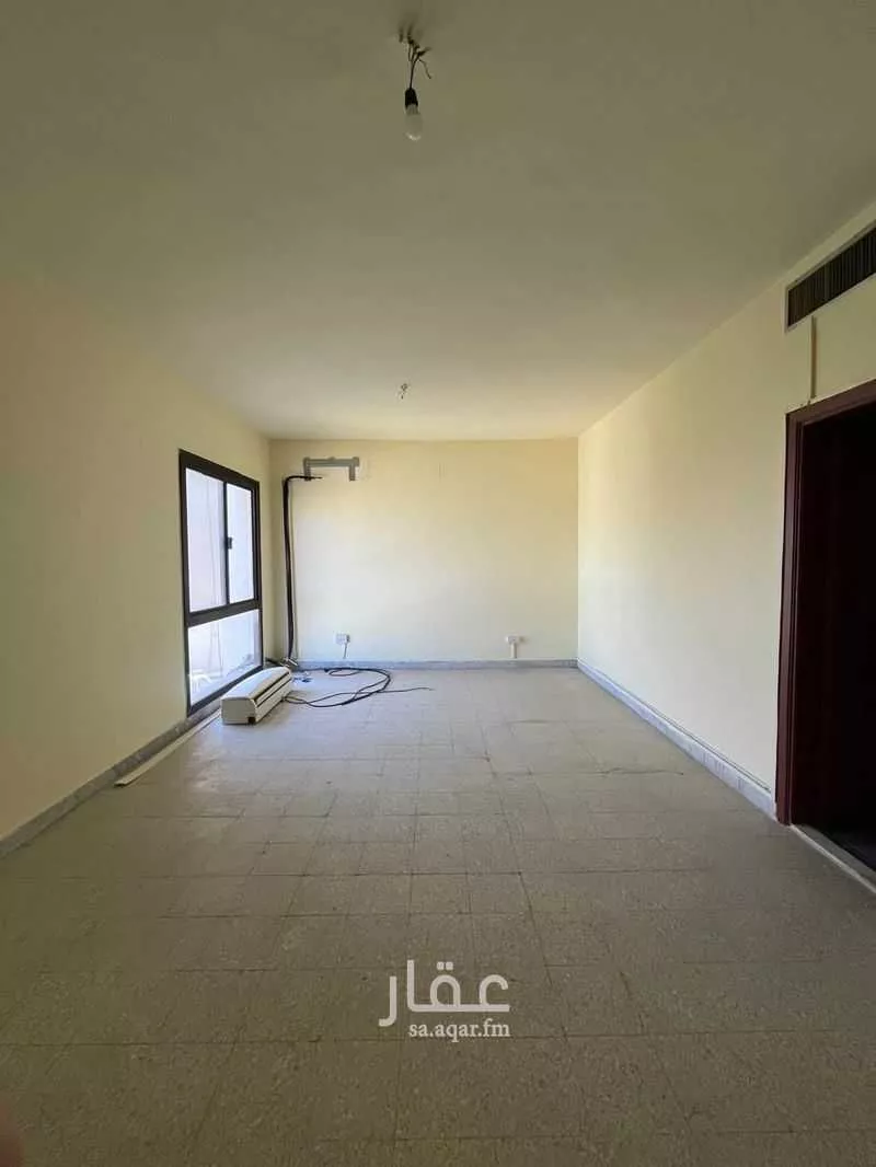 عمارة 1400 م² في الشرفية 7