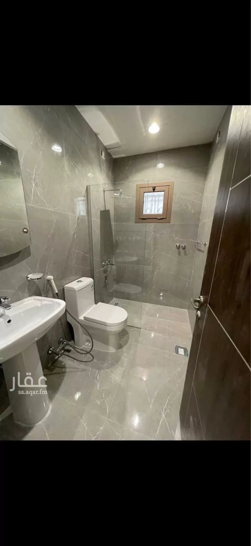 عمارة 900 م² في الصوارى 6