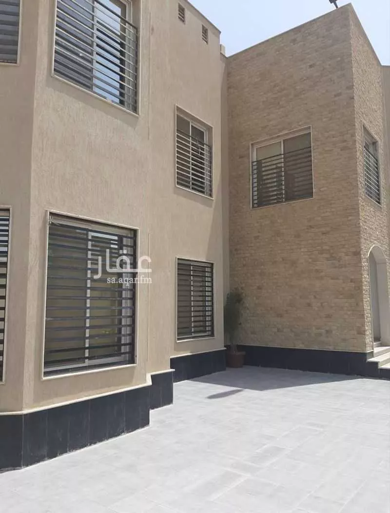 عمارة 900 م² في الصوارى 4