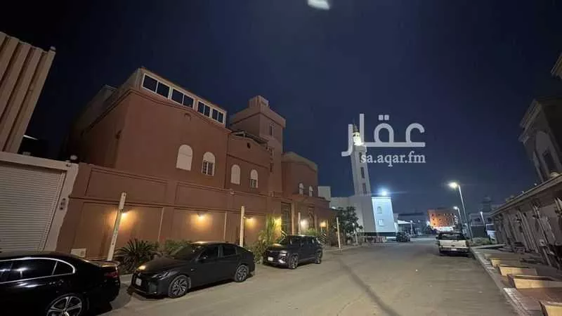 عمارة 685 م² في الصالحية 13