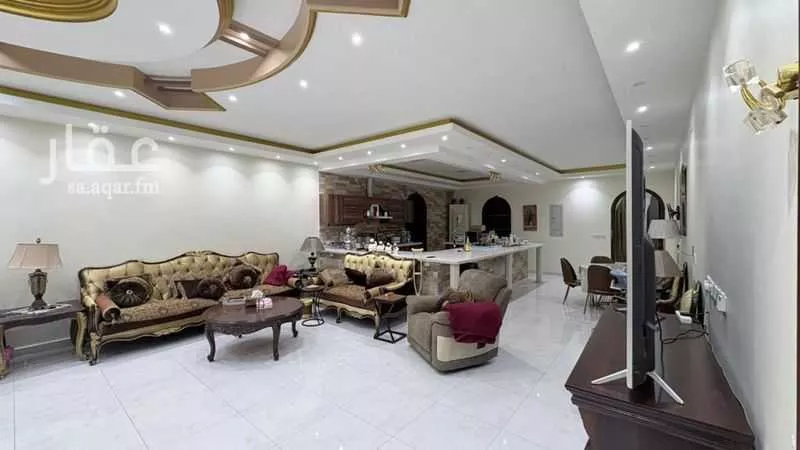 عمارة 685 م² في الصالحية 14