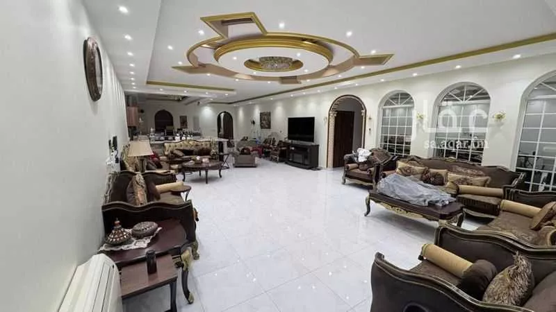 عمارة 685 م² في الصالحية 7