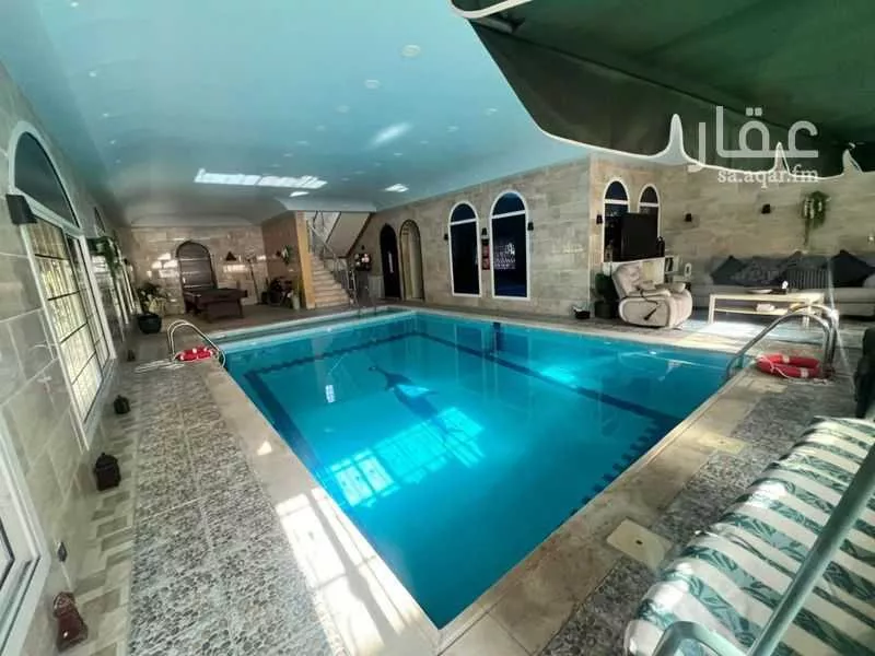 عمارة 685 م² في الصالحية 9