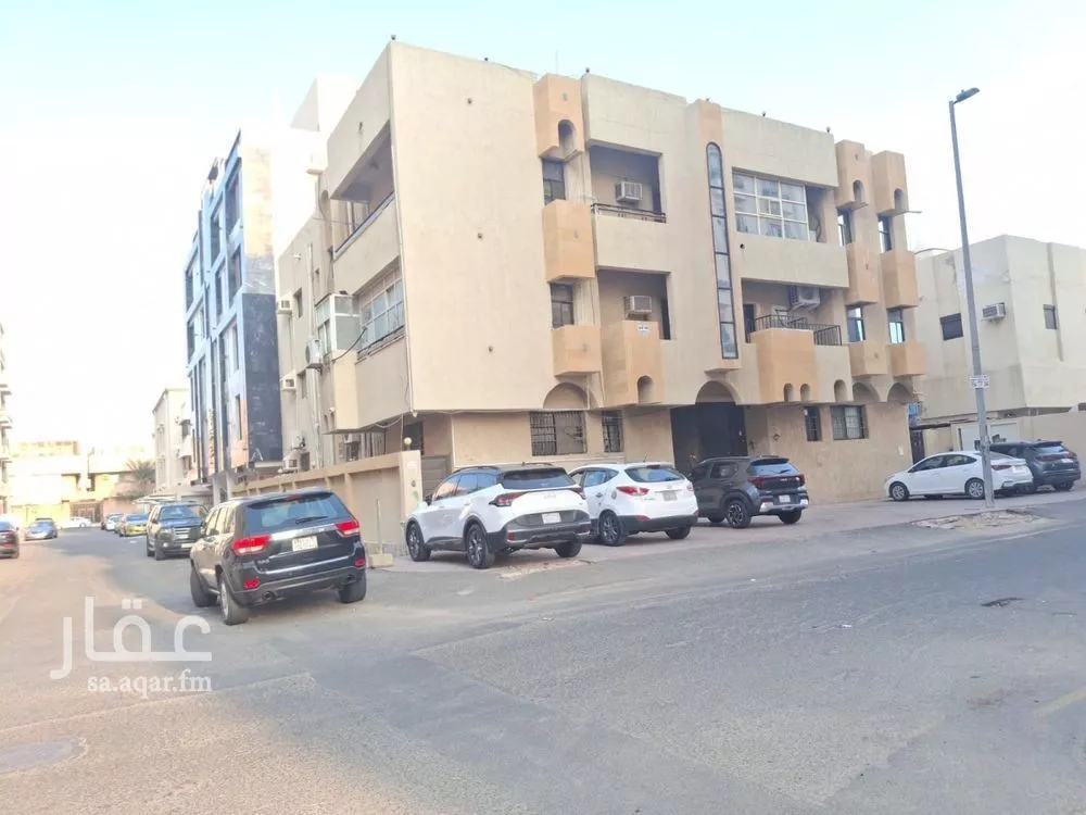 522 sqm building in Al Rawdah 3