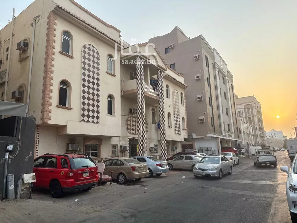 عمارة 675 م² في النزهة 5