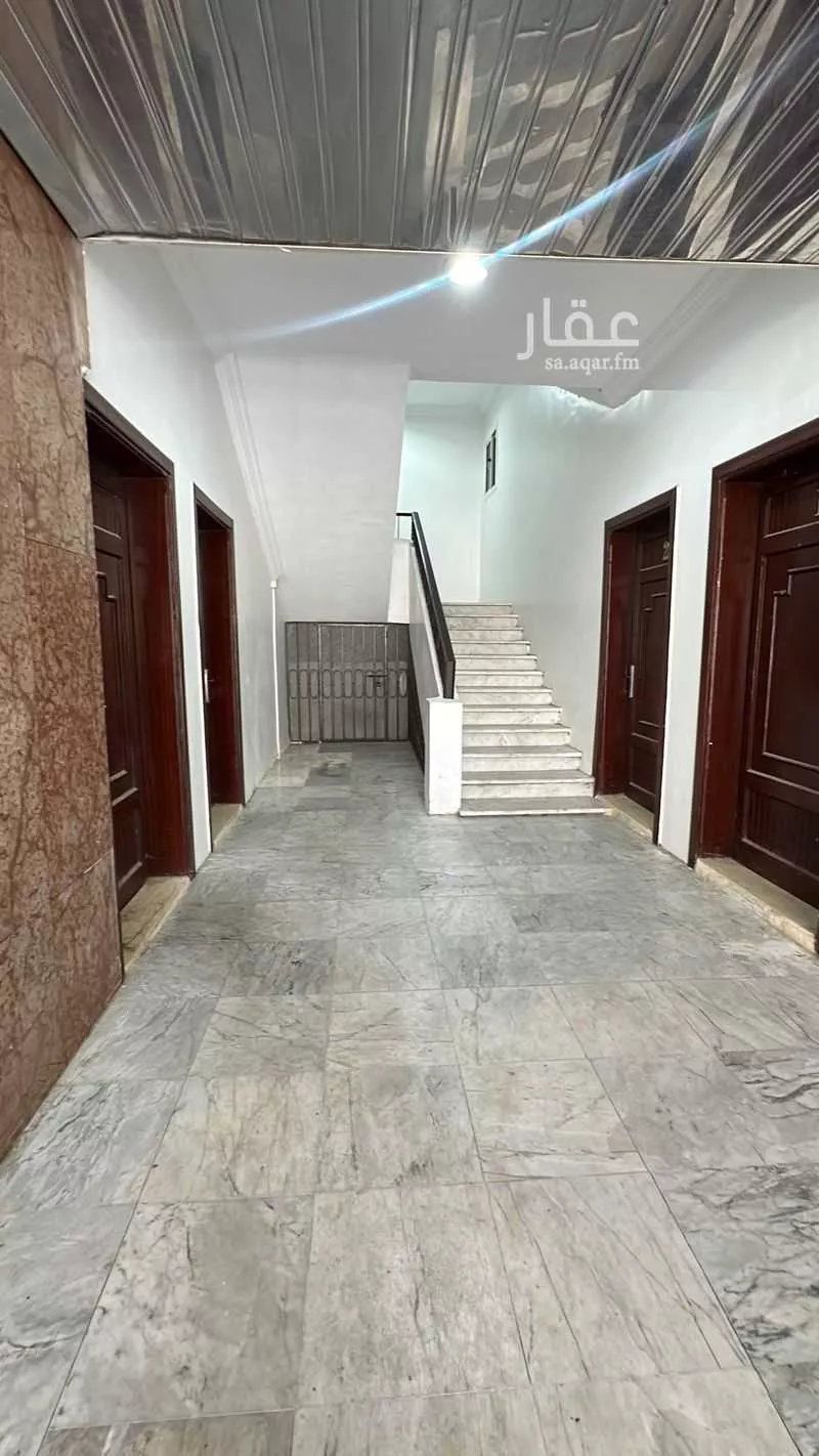 452 sqm building in Al Thaghr 4