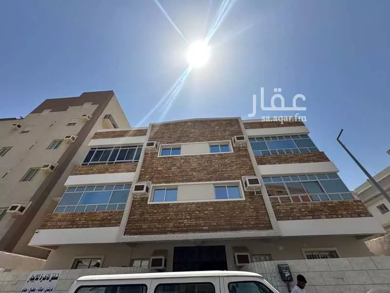 452 sqm building in Al Thaghr 5