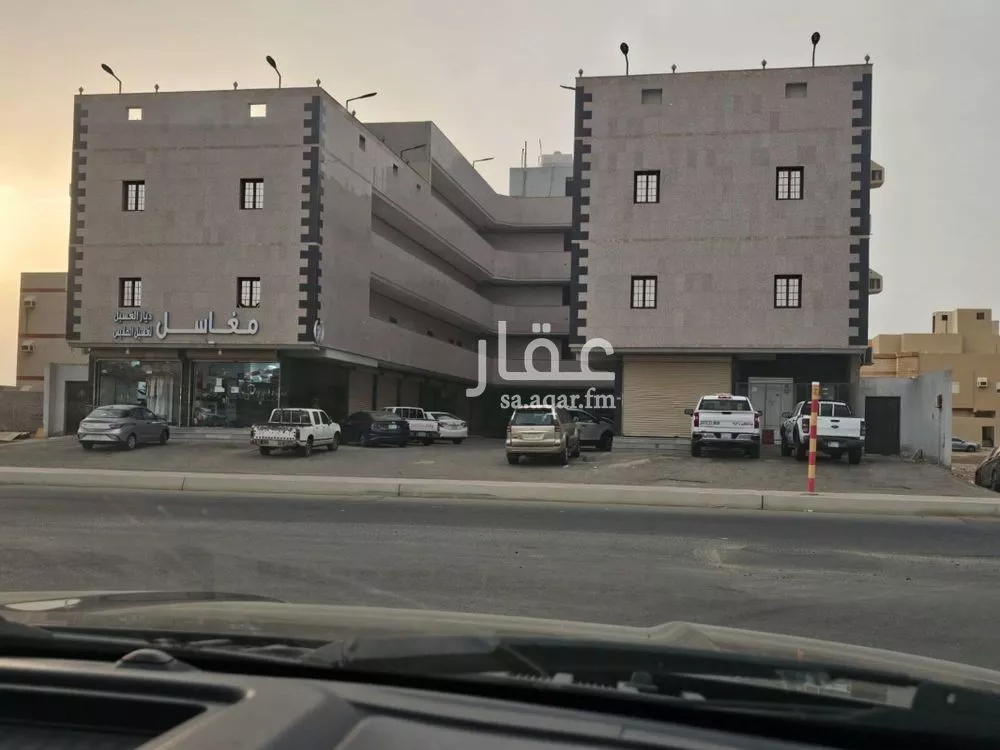 عمارة 1485 م² في طيبة 10