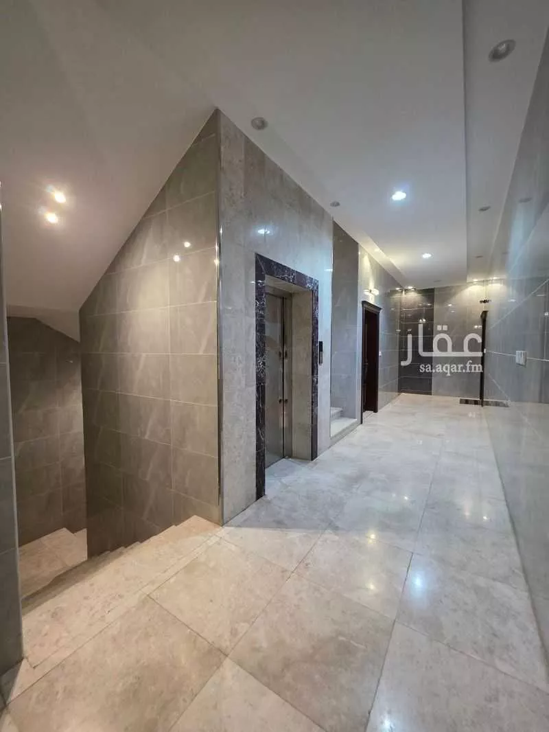 عمارة 900 م² في الفروسية 7