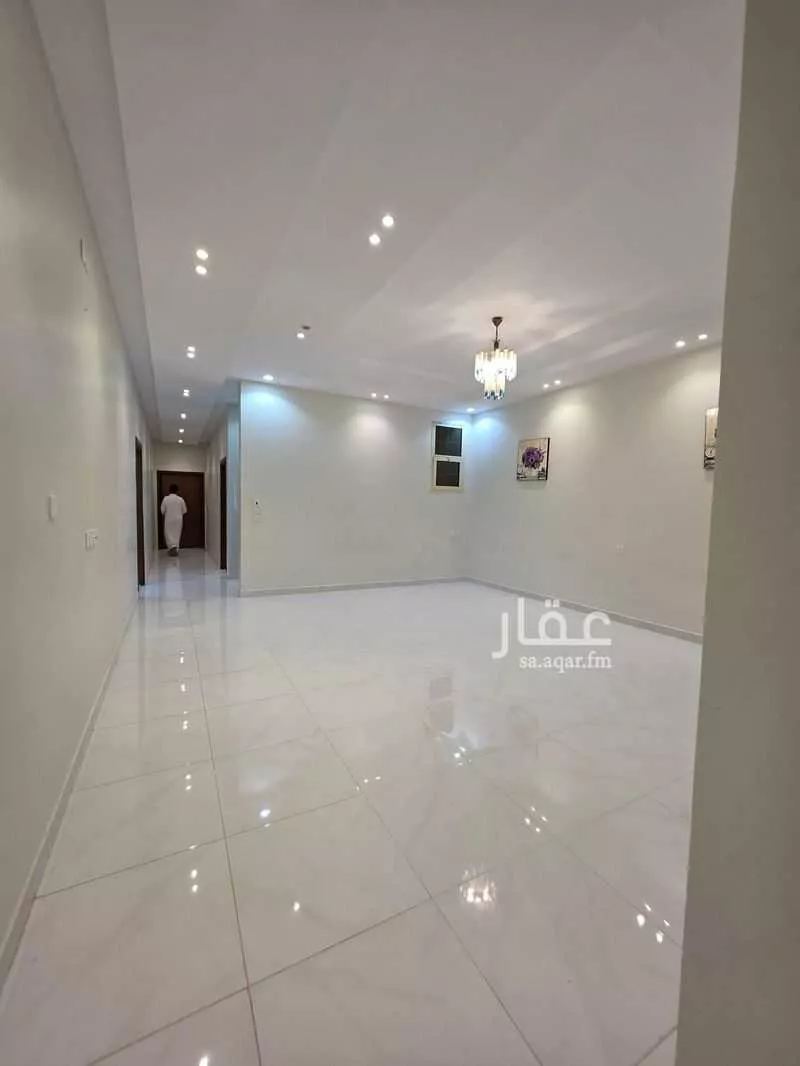 عمارة 900 م² في الفروسية 10
