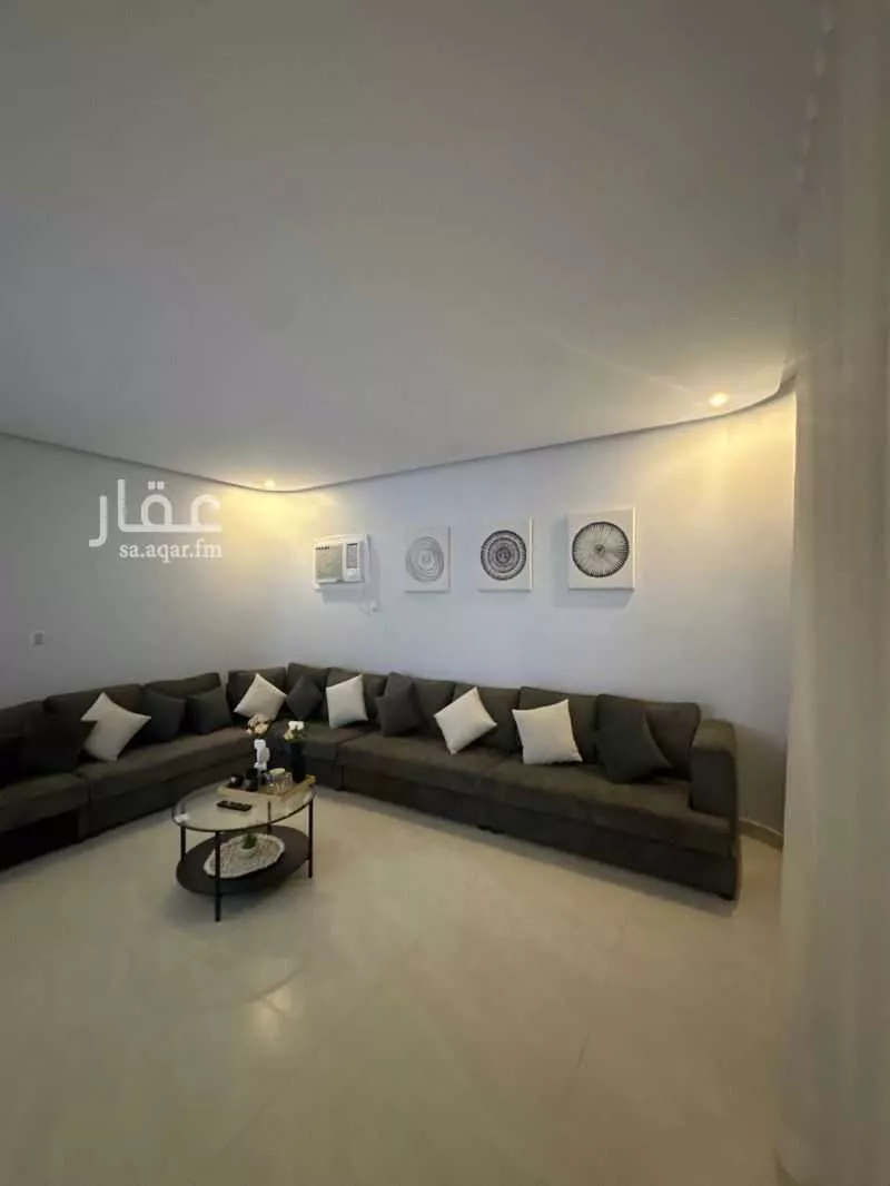 600 sqm building in Al Safa 10