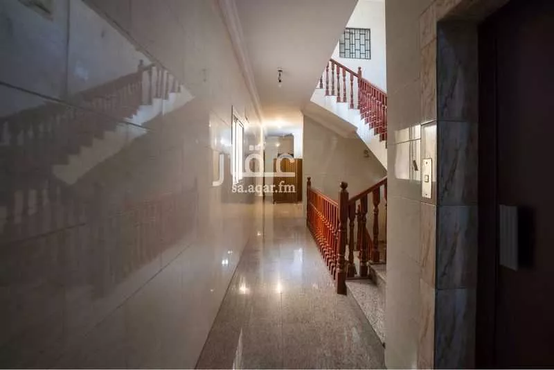 عمارة 925 م² في الربوة 6
