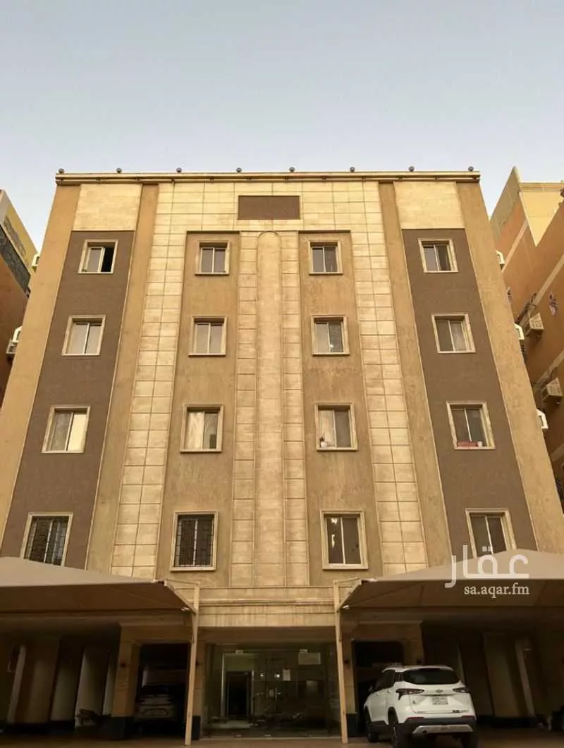 عمارة 626 م² في المنار 3