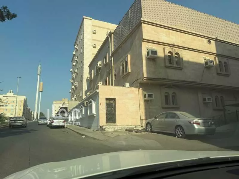 عمارة 870 م² في الأمير عبدالمجيد 3