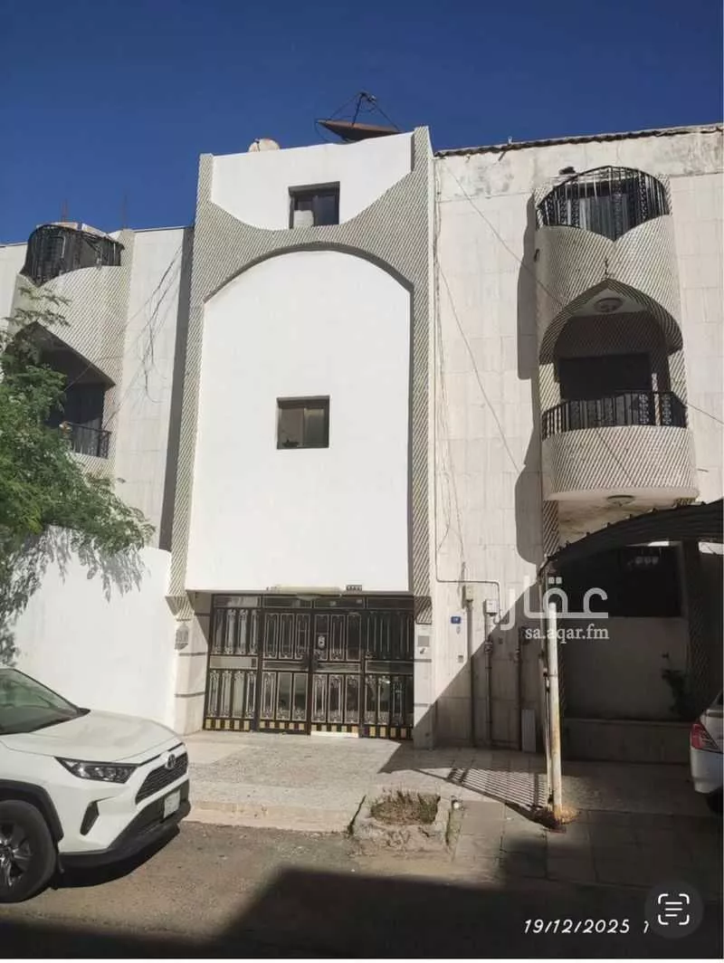 500 sqm building in Al Safa 2