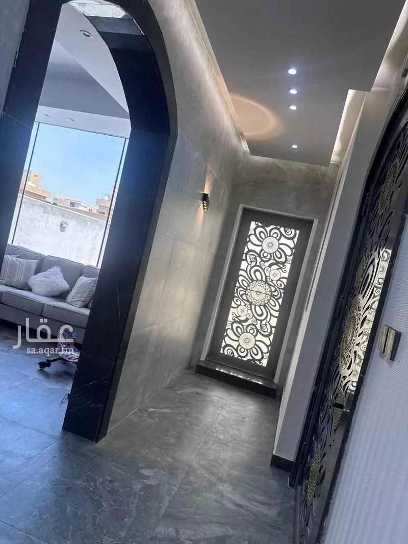 692 sqm building in Al Hamdaniyah 7
