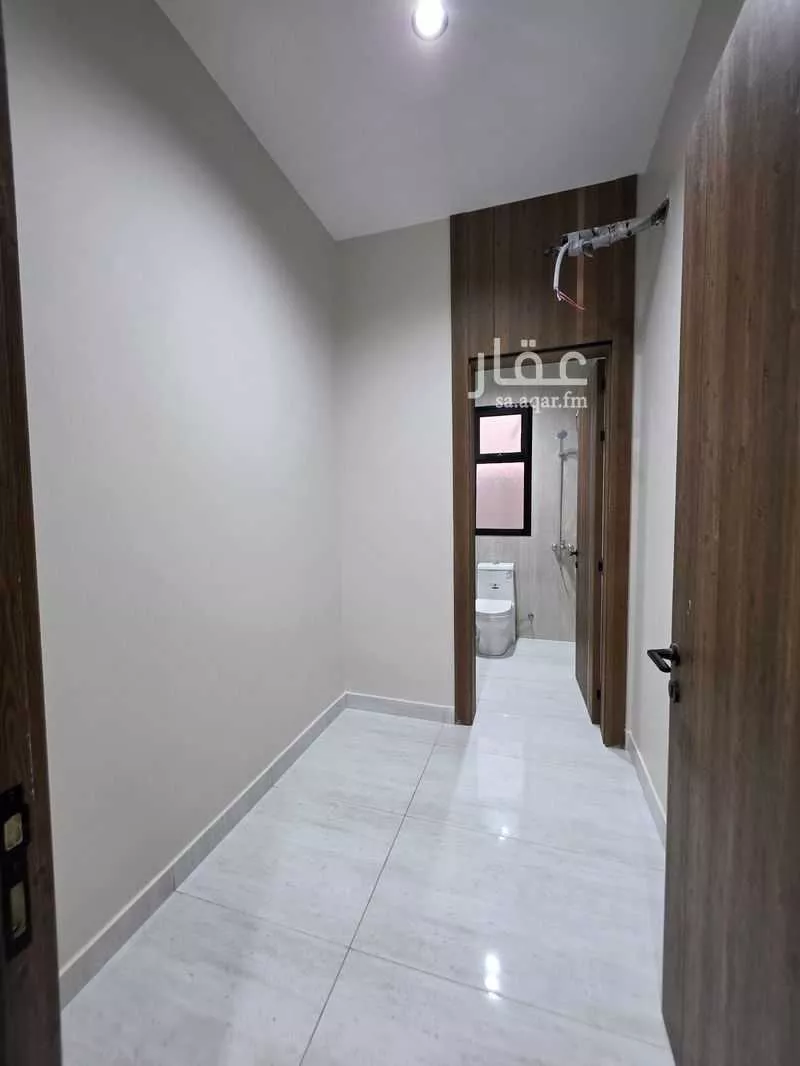 874 sqm building in As Salhiyah 7