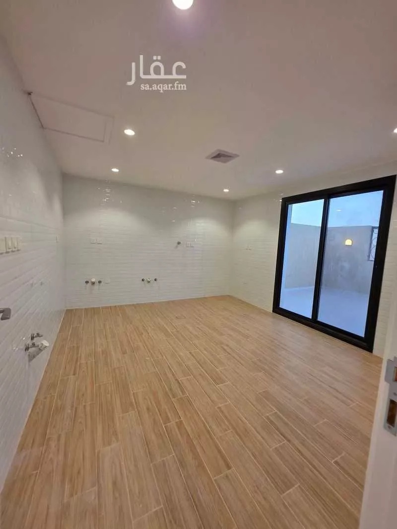 450 sqm building in Al Furusiyah 8