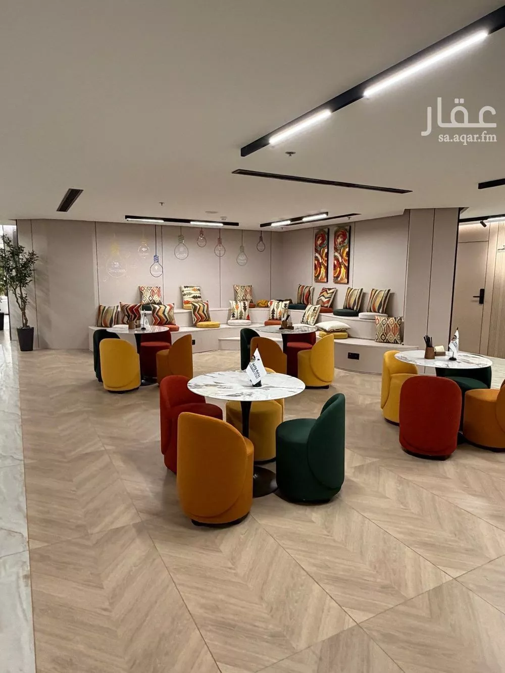 180 sqm office in Al Sharafiyah 8