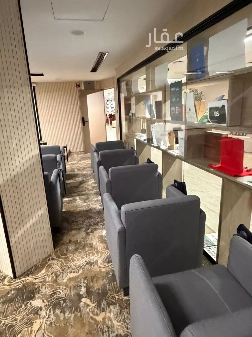 180 sqm office in Al Sharafiyah 9