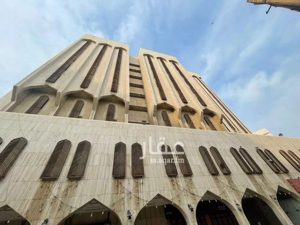 173 sqm office in Al Balad 9