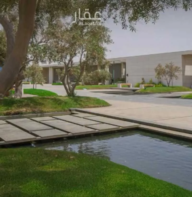 299 sqm office in Al Shati 31