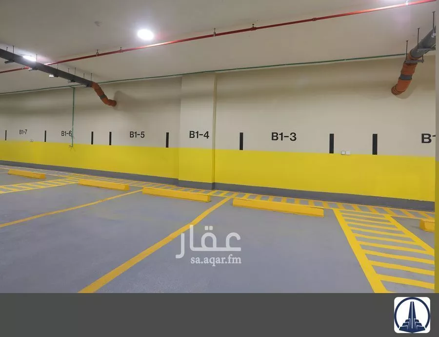 مكتب 173 م² في الرويس 12