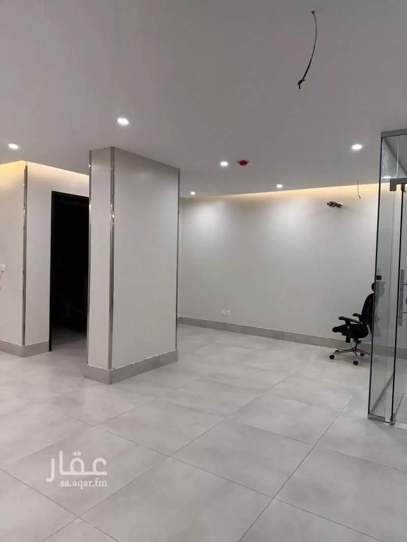 835 sqm office in Al Wahah 9