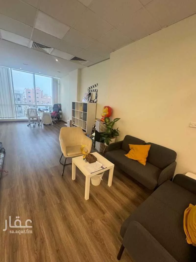 360 sqm office in Al Faisaliyyah 6