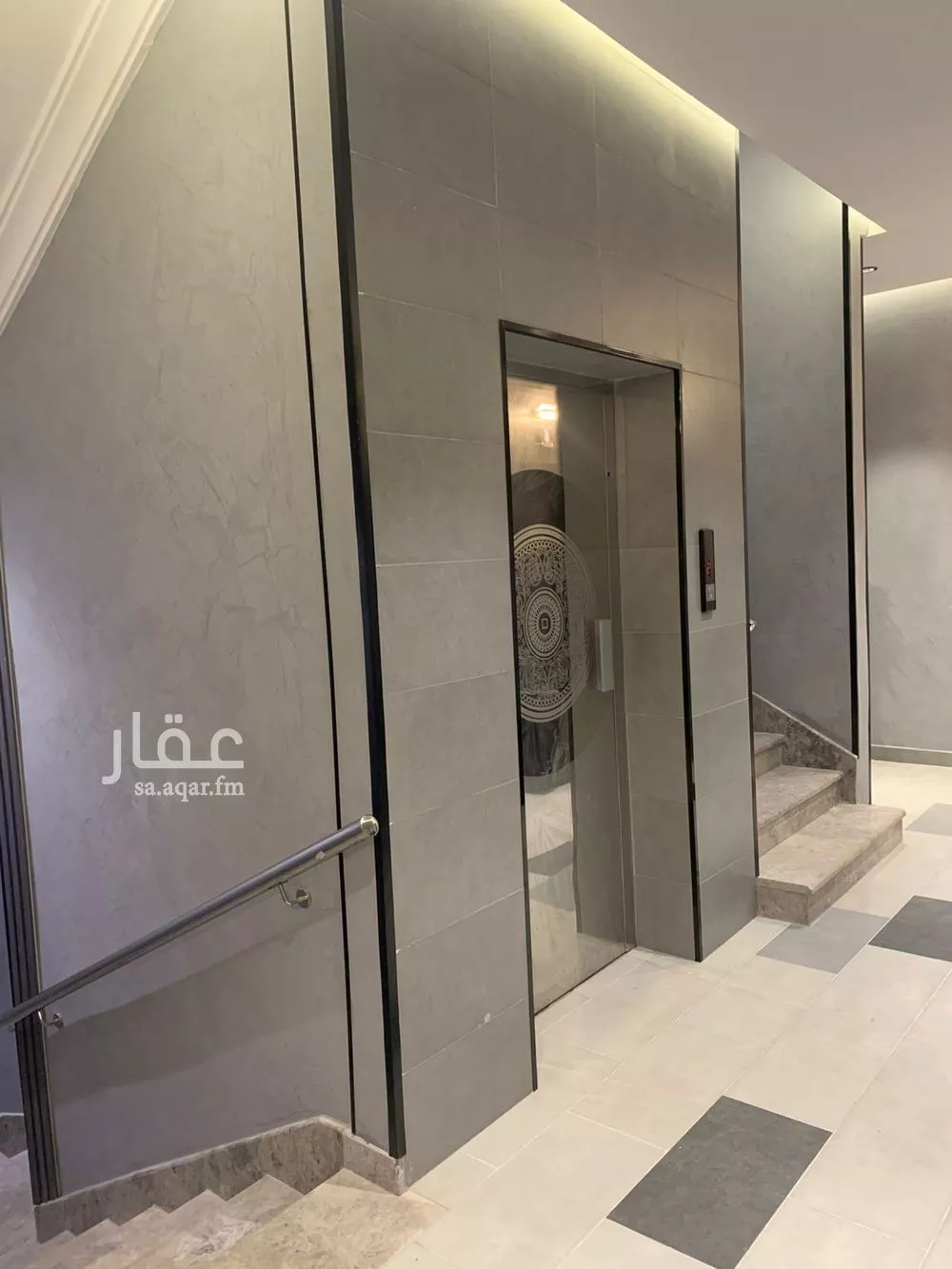 864 sqm building in Al Quraynah 9