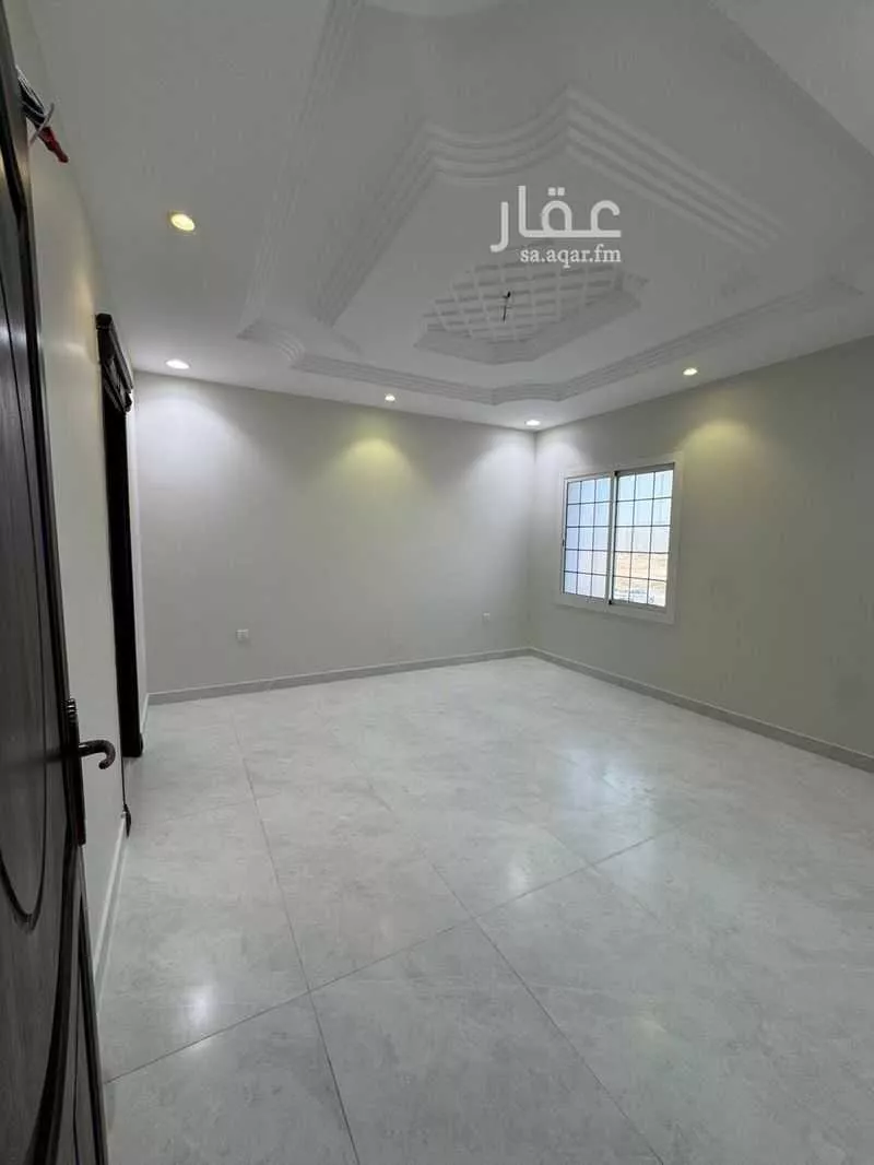 عمارة 650 م² في الورود 14