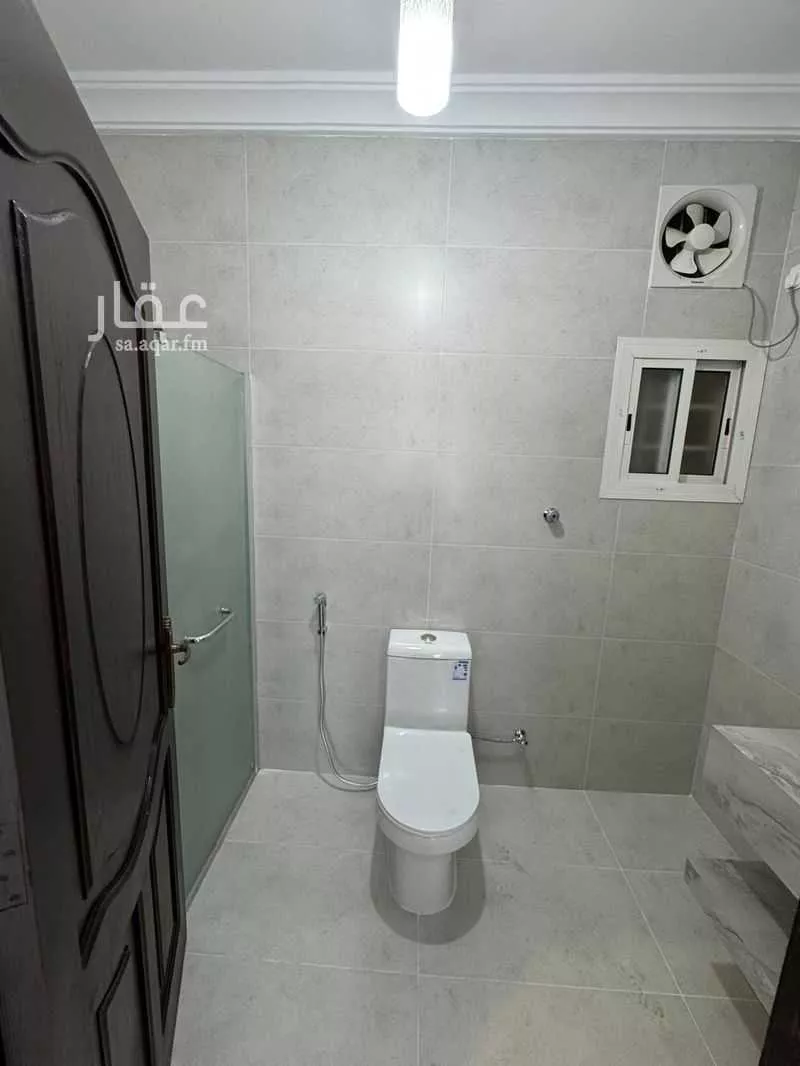 عمارة 650 م² في الورود 15